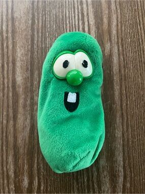 VeggieTales 1998 Larry the Cucumber Plush 8" Green Vintage 1998  Toy